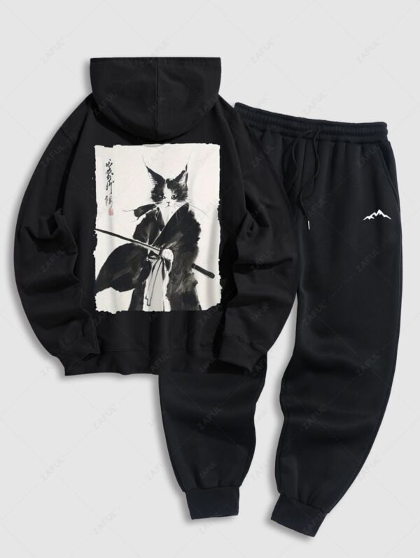 Men's Japanese Cat With Samurai Katana Pattern Kangaroo Pocket Pullover Hoodie And Fuzzy Fleece-lined Drawstring Jogger Sweatpants Set - Black